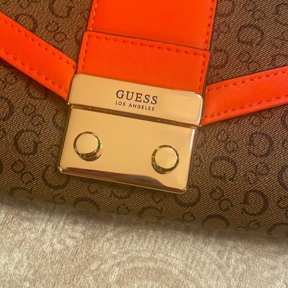 Brand New Guess Brown w/ Orange Detail & Gold Tone Accents Trifold Snap Wallet - Picture 4 of 16